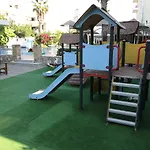 Apartmanhotel Divine & 4*