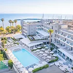 Apartmanhotel Divine & 4*