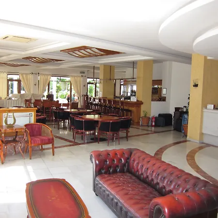Apartahotel Junior 4*