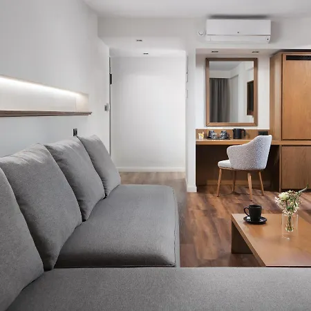 Apartahotel Junior 4*