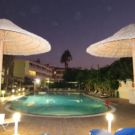 Divine Hotel&suites Apartahotel Cos