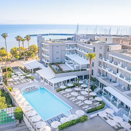 Apartahotel Divine Hotel&suites 4*