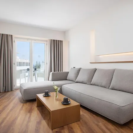 Divine & 4* 科斯镇