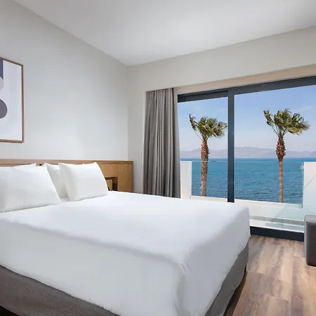 Divine Hotel&suites Apartahotel 4*