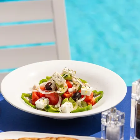 Apartahotel Divine Hotel&suites 4*