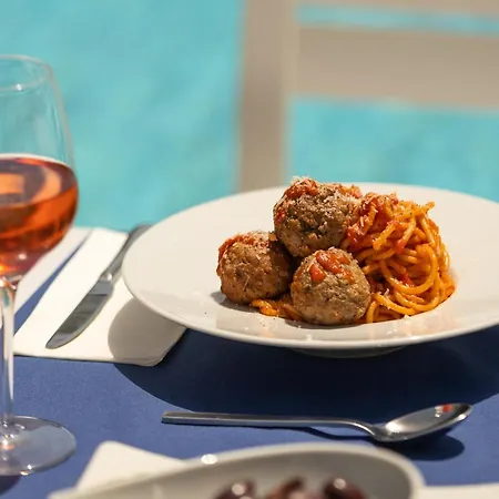 Divine & Apart-hotel 4*